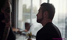 धोखा देने वाली काउगर्ल रॉकी एमर्सन घर के बने वीडियो में डीपथ्रोट और बड़े लंड का आनंद लेती हैं।